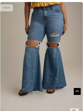 Torrid 14T Festi Super Flare Jean